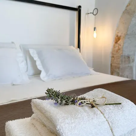 Trullo San Vincenzo Con Piscina Guest house *