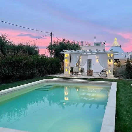 Trullo San Vincenzo Con Piscina Guest house *